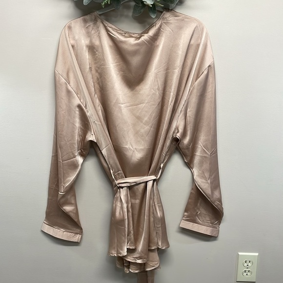 NWT Boohoo Satin Wrap Top Long Sleeve Blouse Nude 20 - Picture 2 of 16
